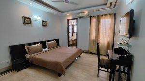 2 BHK Service Apartment in Greater Kailash-2 (2)
