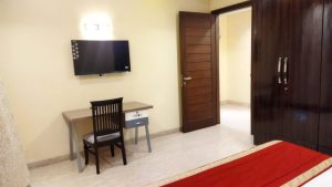 3 BHK Luxury Service Apartment in Defence Colony