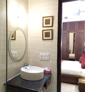 4 BHK Service Apartment in Defence Colony