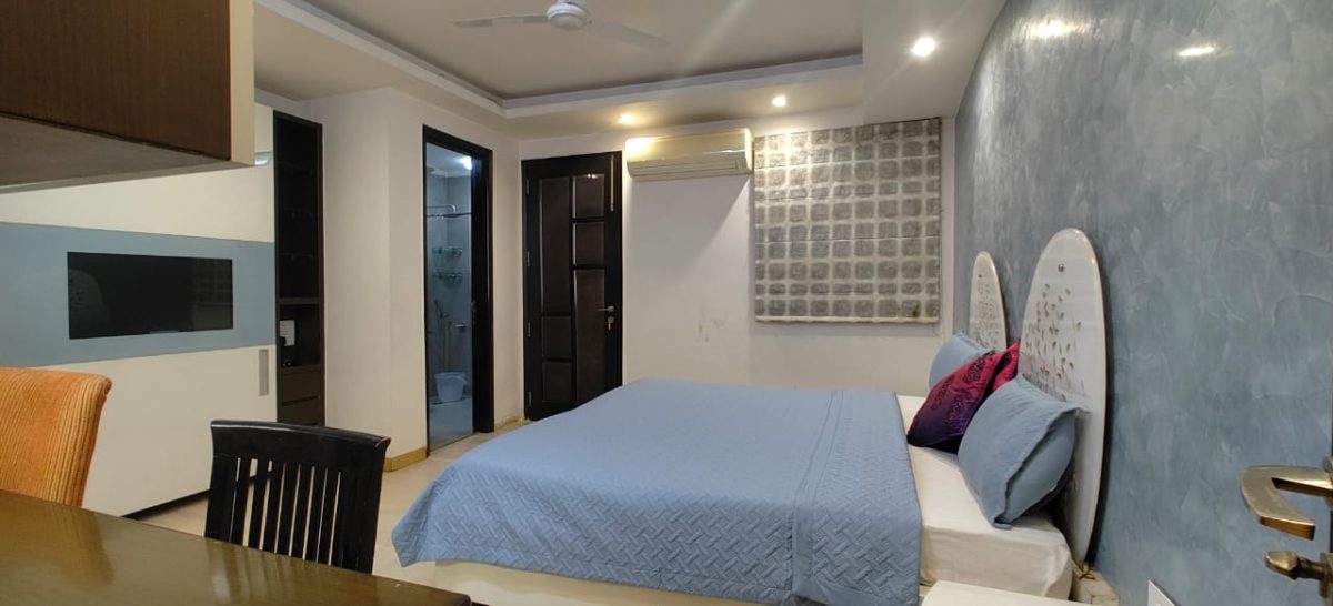 3 BHK Service Apartment in Pamposh Enclave GK-1(20)