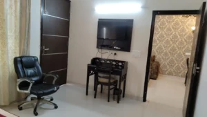 3 BHK Service Apartment in Sheikh Sarai-037